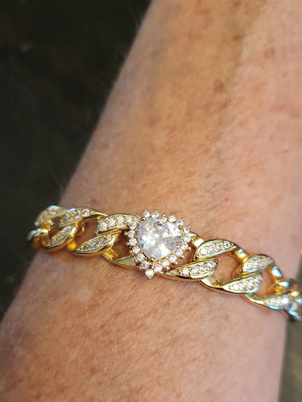 NWOT 14k Gold Fileed Cubic Zirconia Heart Link Bracelet